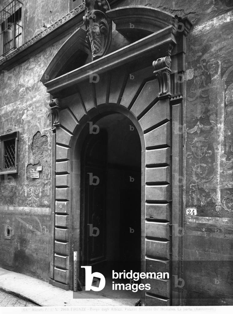The entrance portal of Palazzo Ramirez de Montalvo ​​in Borgo degli Albizi, Florence