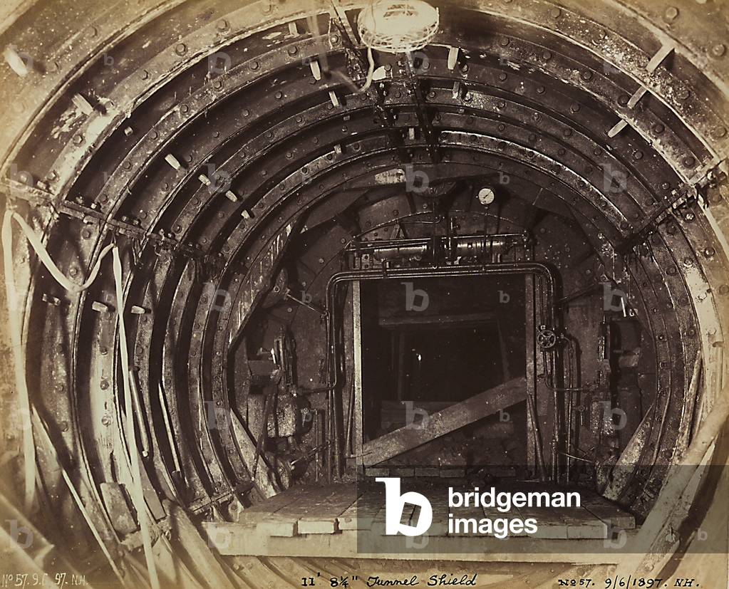 Construction of the London Underground: construction of a tunel