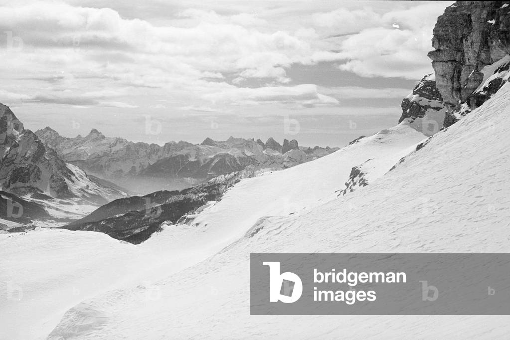 View of snowy mountain landscape, Cortina d'Ampezzo