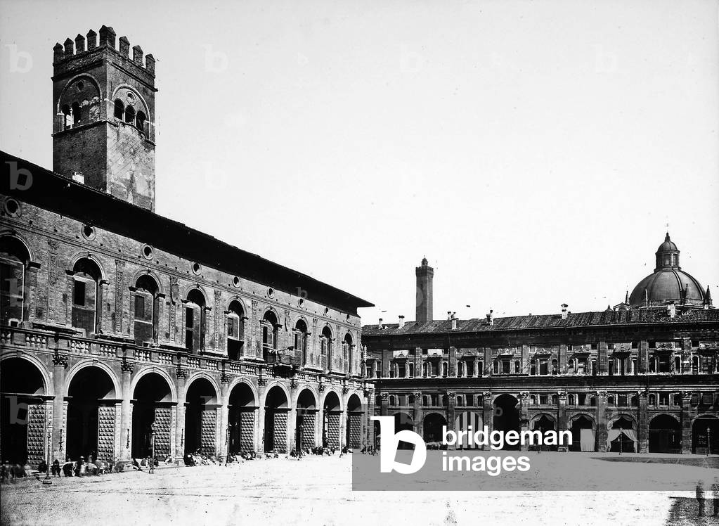 Piazza Vittorio Emanuele, now piazza Maggiore, in Bologna