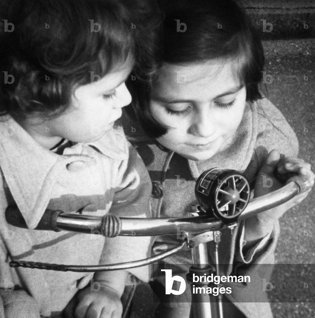 ciclon of speed indicators and bicycles, 1950-1960