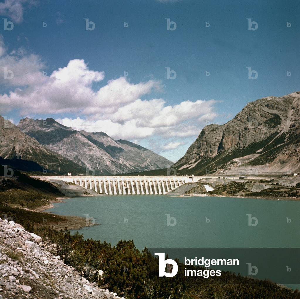 Dam for the Azienda Elettronica municipalizzata, environs of Milan