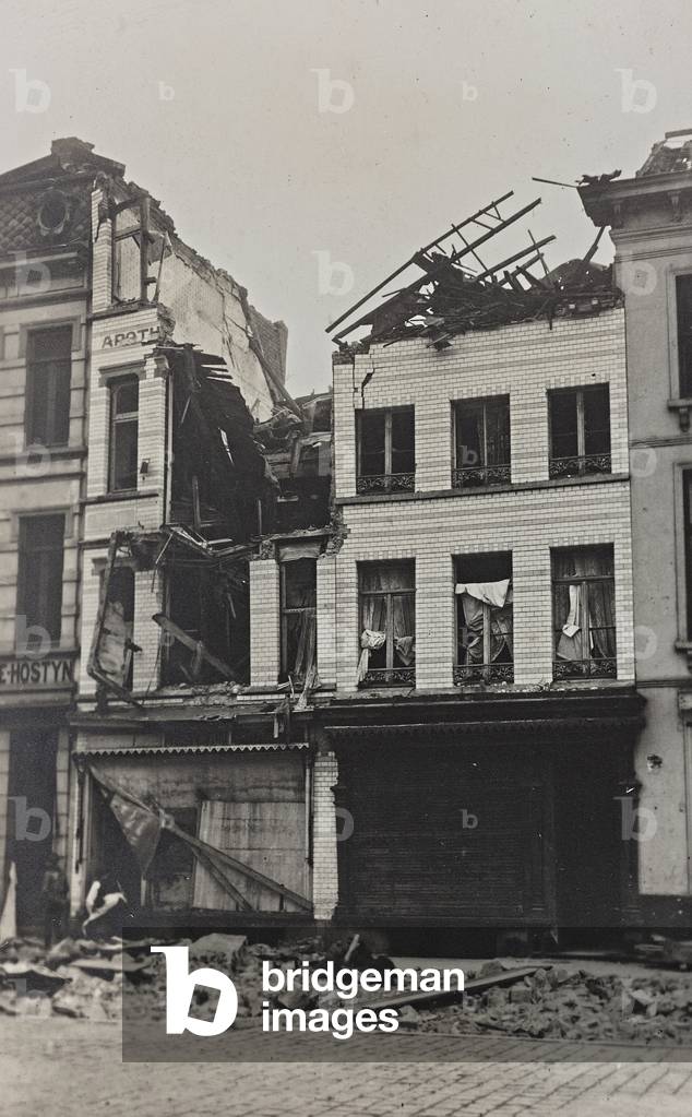 Buildings Ostend damaged by bombing in World War I, 21/03/1918 (b/w photo)
