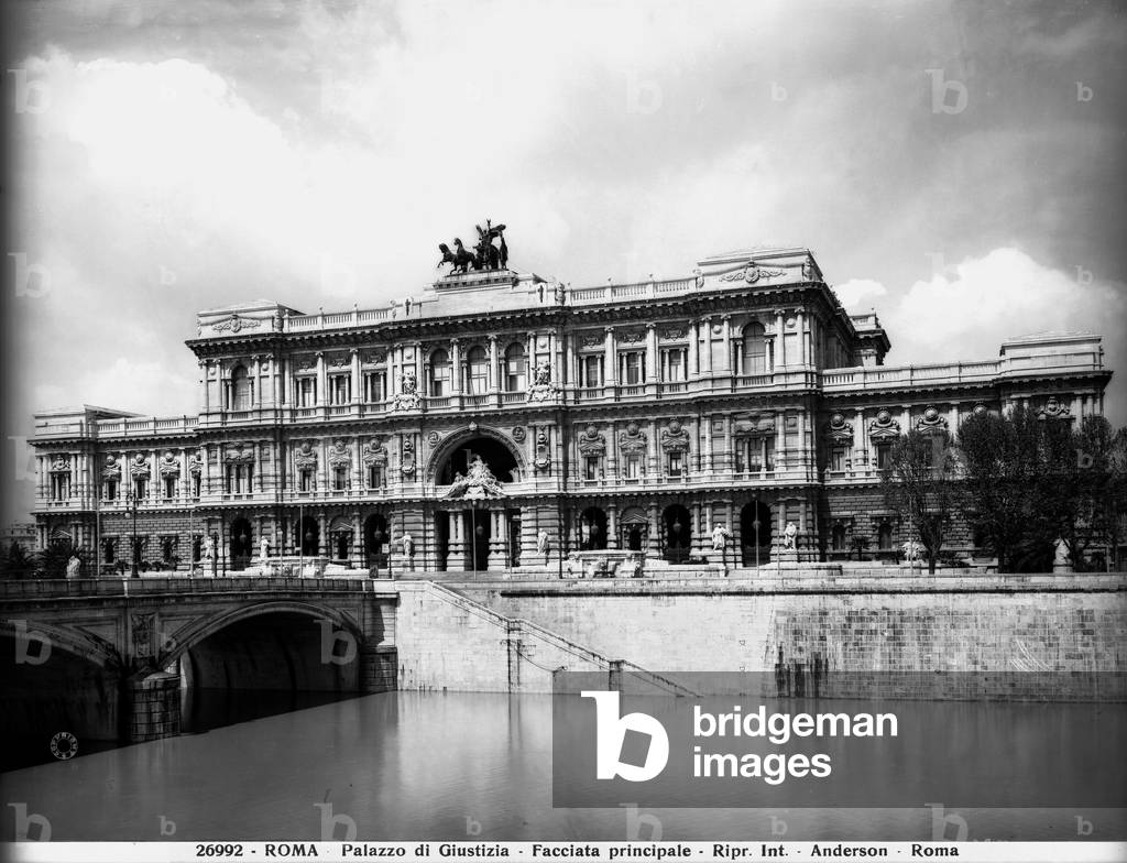 Façade, towards the Tiber River, of the Palazzo di Giustizia, Rome