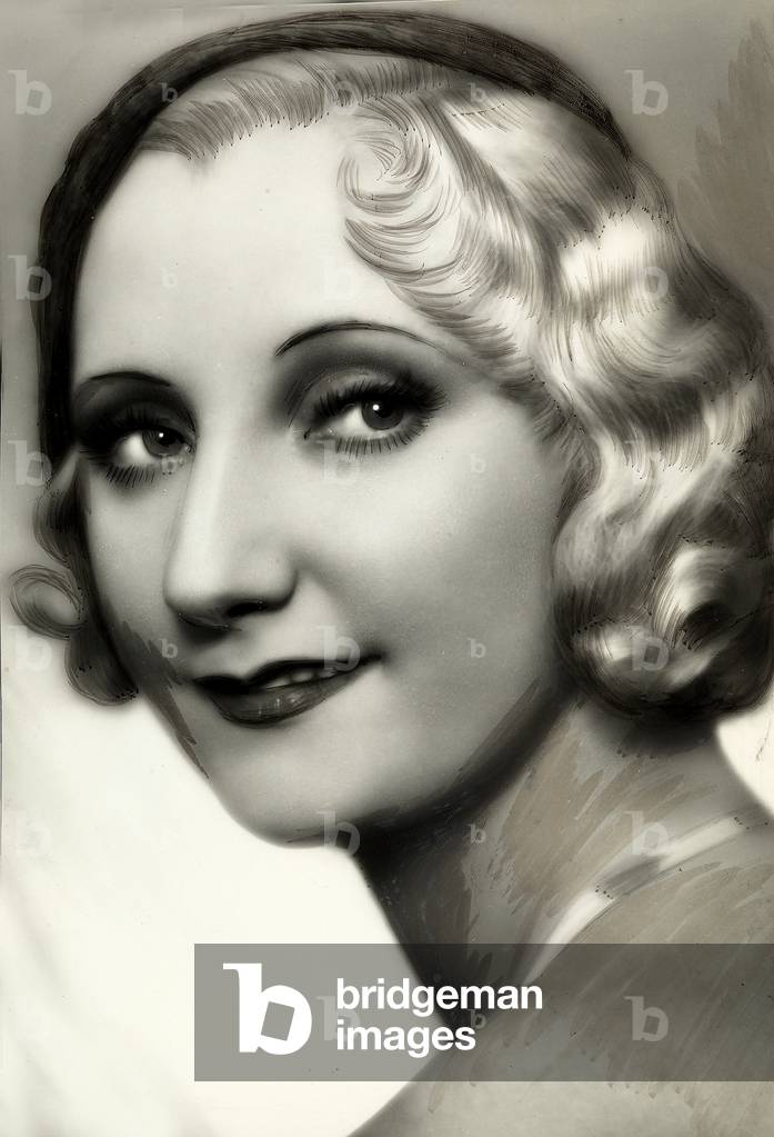 Portrait of the actress Dolly Fairlie.