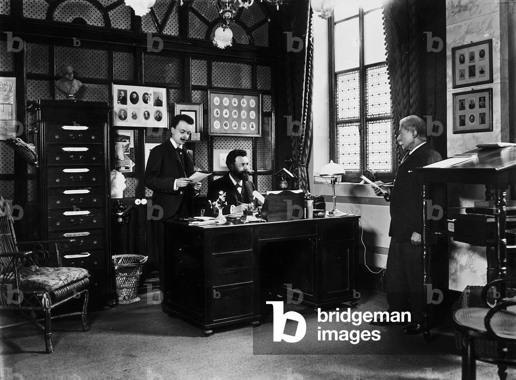 Barbera print shop: the office with workers busy at work
