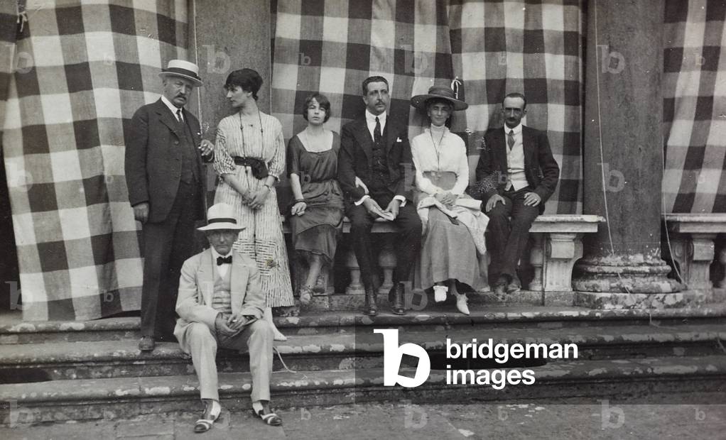 Group portrait; they are probably members of the Torrigiani family