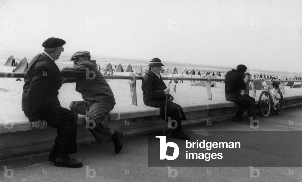 Seniors on the seafront in Le Touquet (b/w photo)