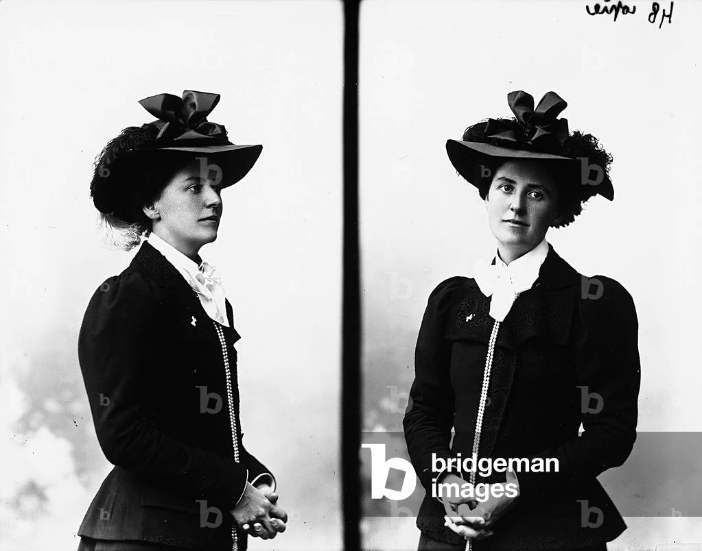 Portrait of signora Berenson, stereoscopic photograph