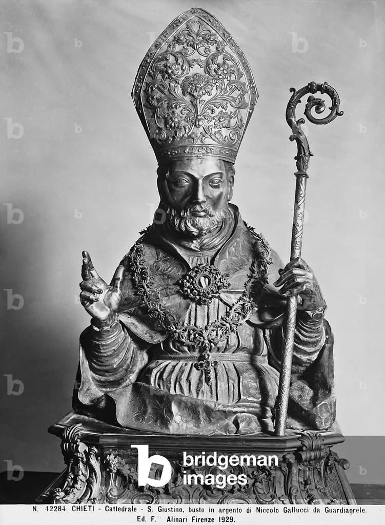 Silver bust of San Giustino, work by Nicola da Guardiagrele, conserved in the Chieti cathedral