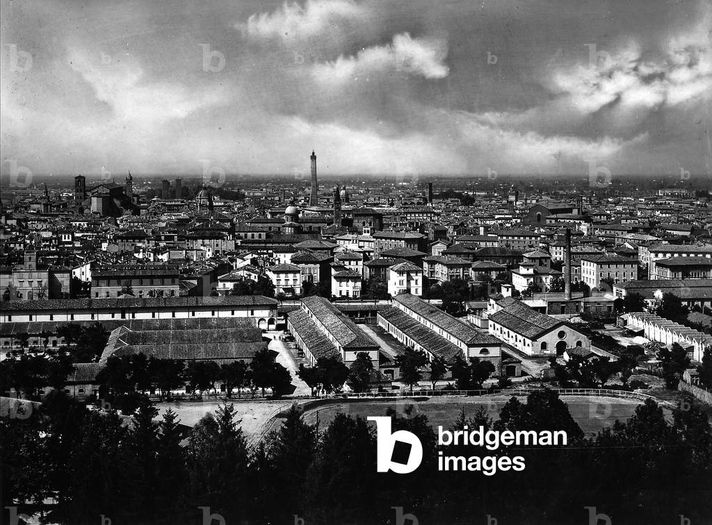 Panorama of the city of Bologna, 1900 ca. (photo)