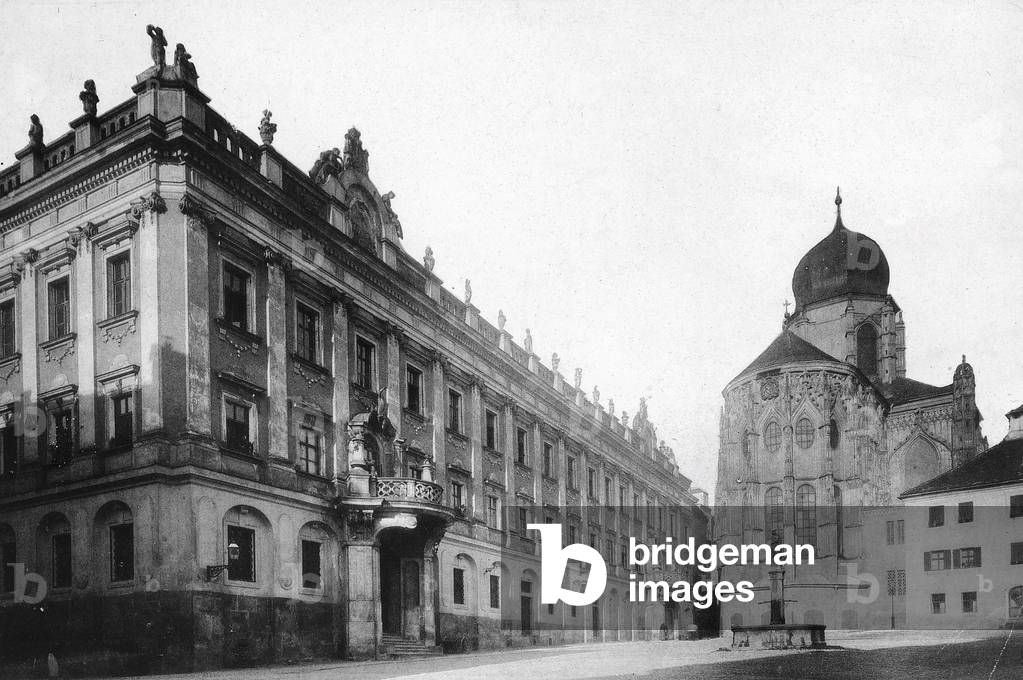 Residenzplatz in Passau with the prince-bishops' residency and the apse of the Cathedral