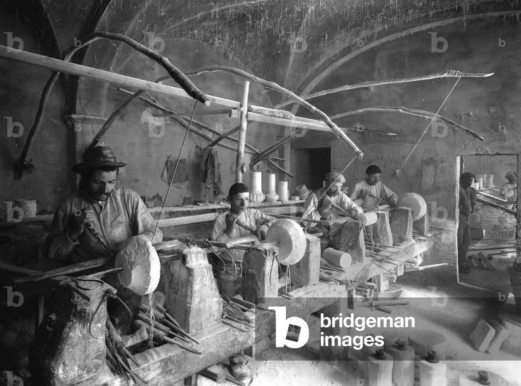 Craftsmen working albaster in Volterra