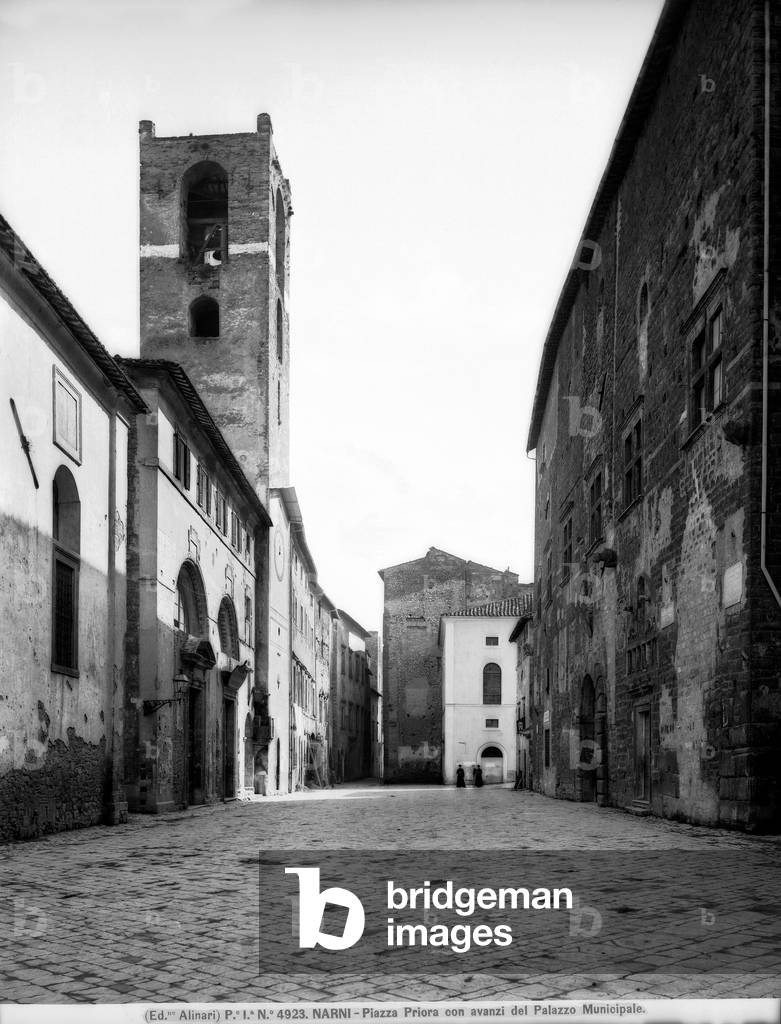 Piazza dei Priori in Nari.