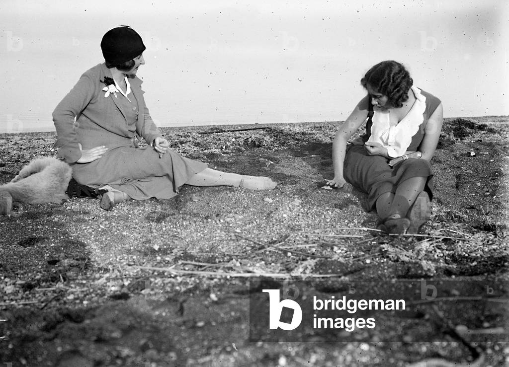 Trip on Lake Bracciano couple of ladies on the lake shore