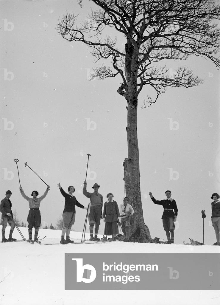 Group of skiers on the slopes of Abetone