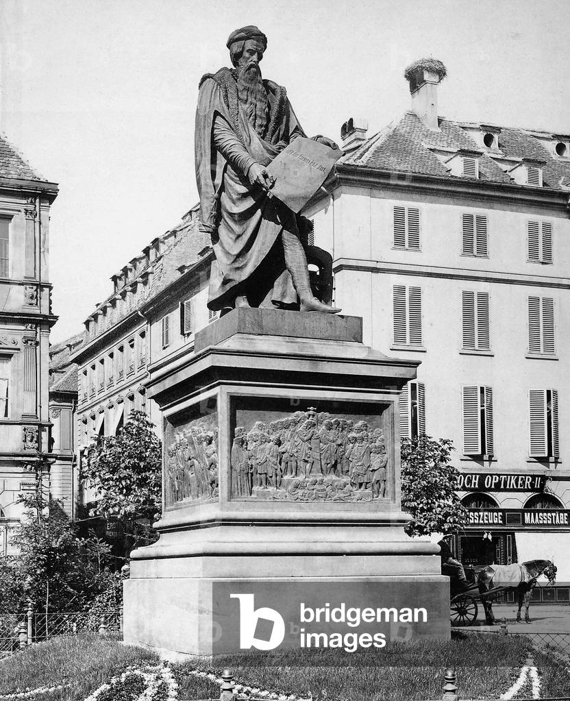 Gutenberg's statue, work by David D'Angers, in the homonymous square of Strasburg