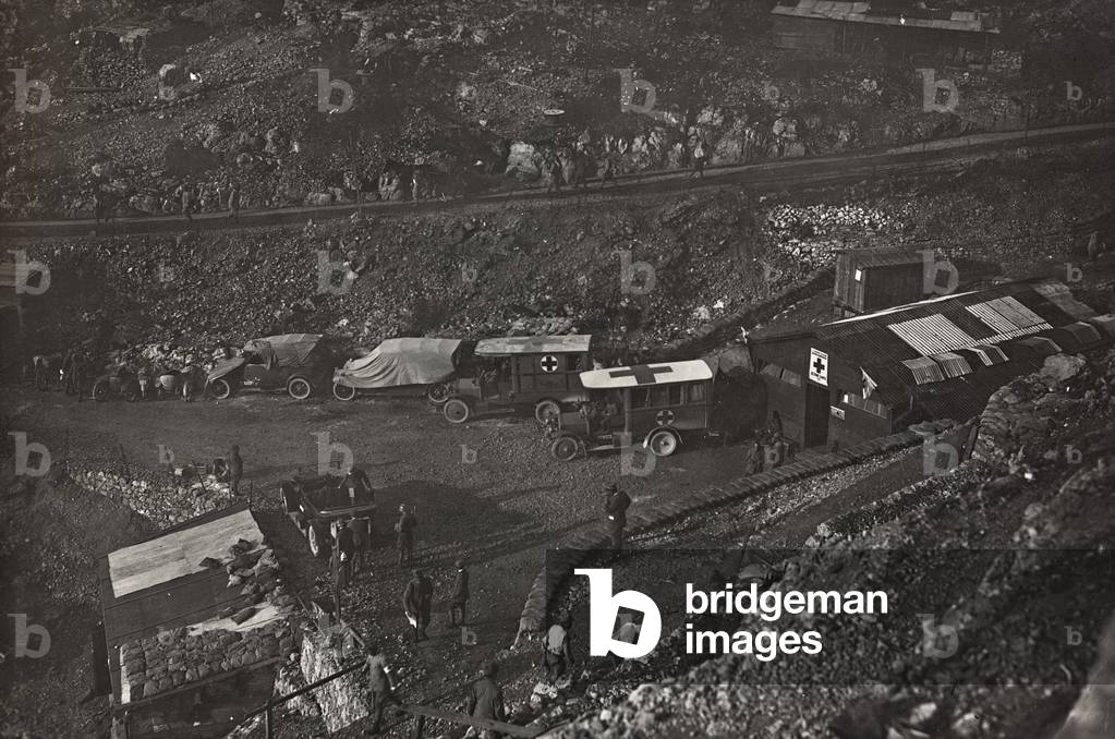 First World War: field hospital and military health care in the valley of Santa Barbara (b/w photo)