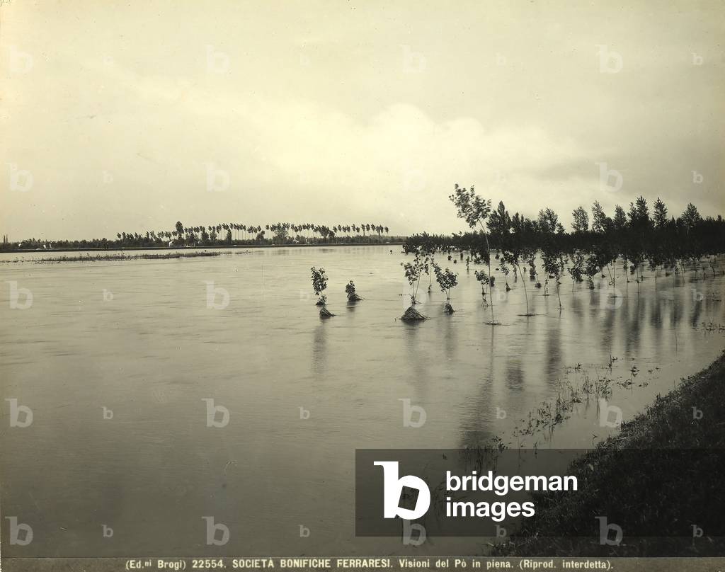 View of the Po River in flood in the province of Ferrara., 1920 - 1930 c. (b/w photo)