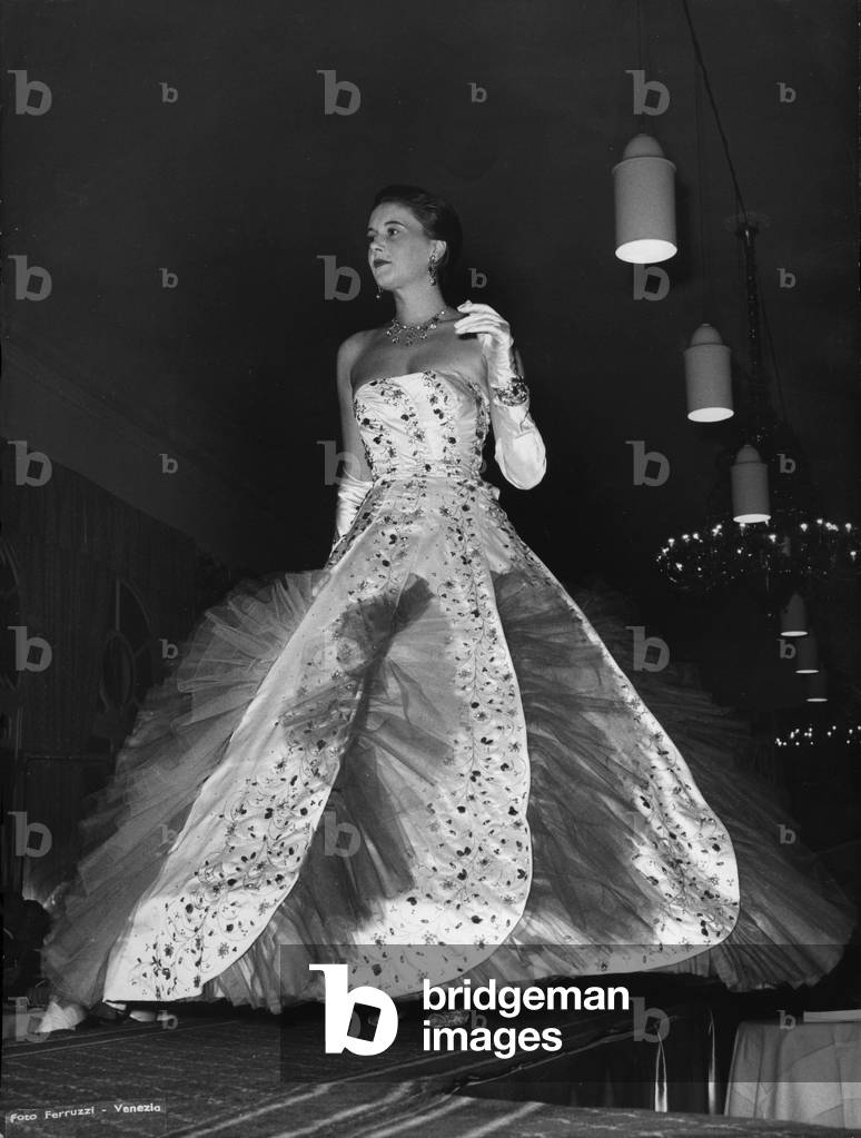 Fashion: Dress by Carosa worn by the model Marcella