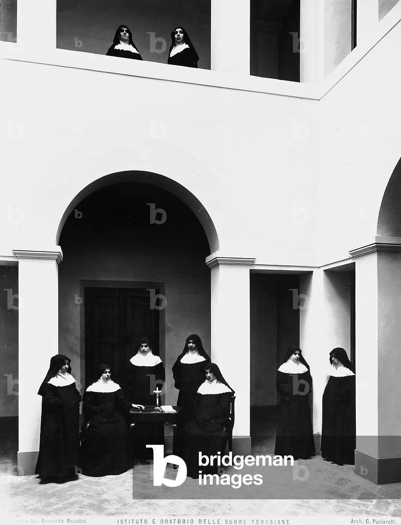 Group of Teresian nuns, photographed in their institute in Via Rucellai, Florence