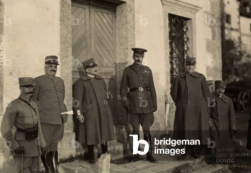Group portrait with Luigi Cadorna and Lord Kitehener (b/w photo)