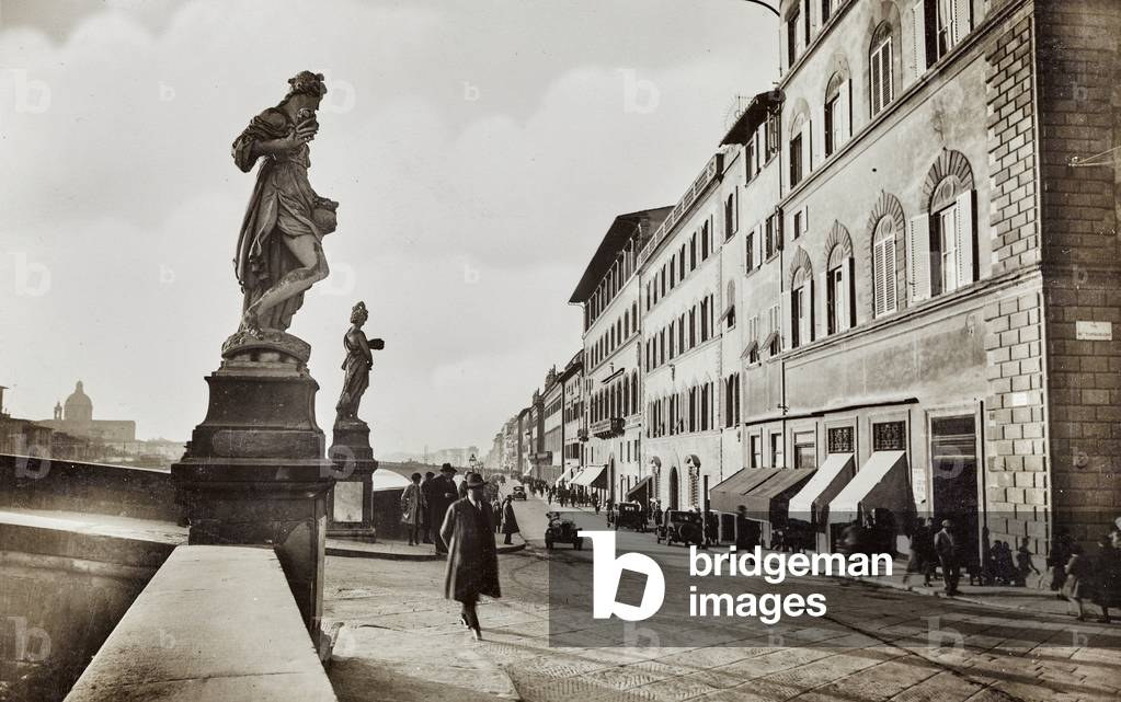 View of the Lungarno Corsini with the Ponte Santa Trinita in Florence