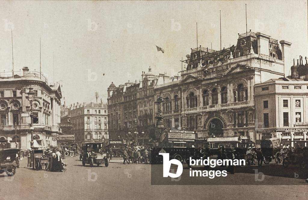 Busy view of Piccadilly Circus in London