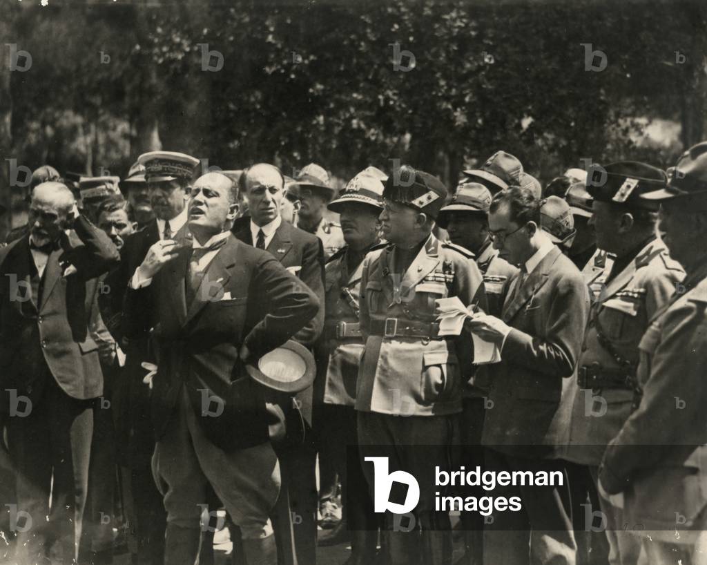 Benito Mussolini photographed with some soldiers in full uniform and other personalities (b/w photo)