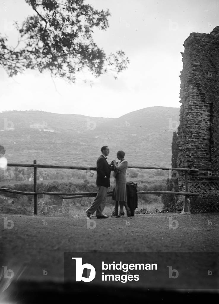 Trip to Hadrian's Villa in Tivoli: couple portrait