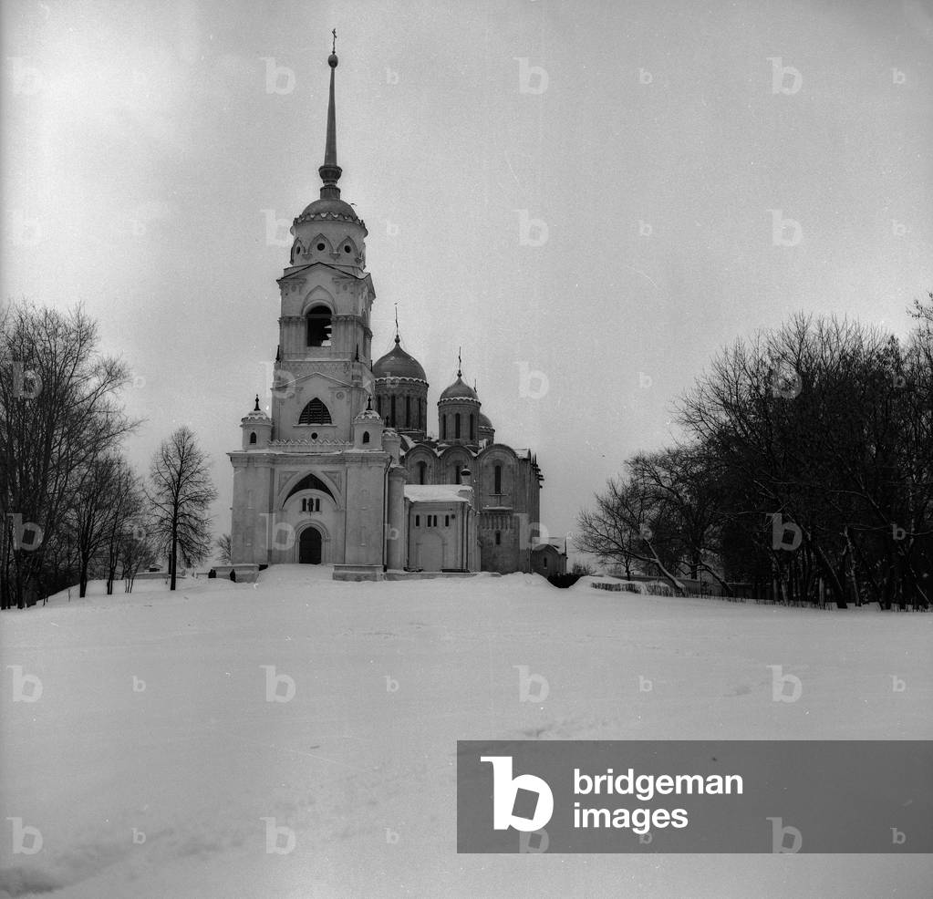 Church with snow in Vladimir (b/w photo)