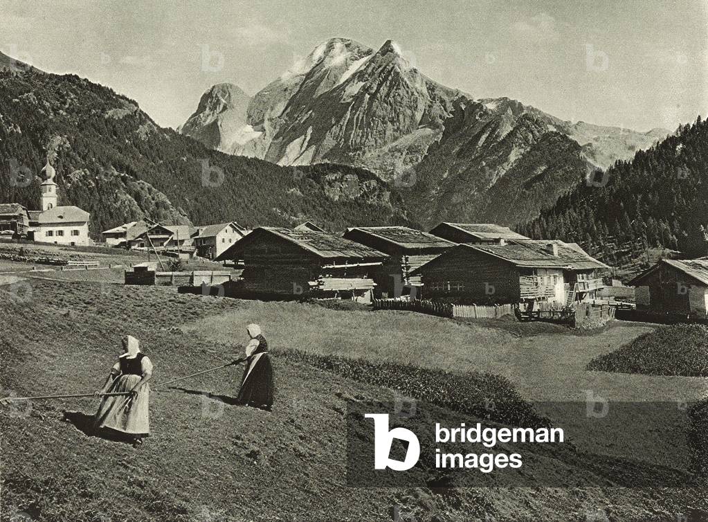 The small town of Gries in the Val di Fassa