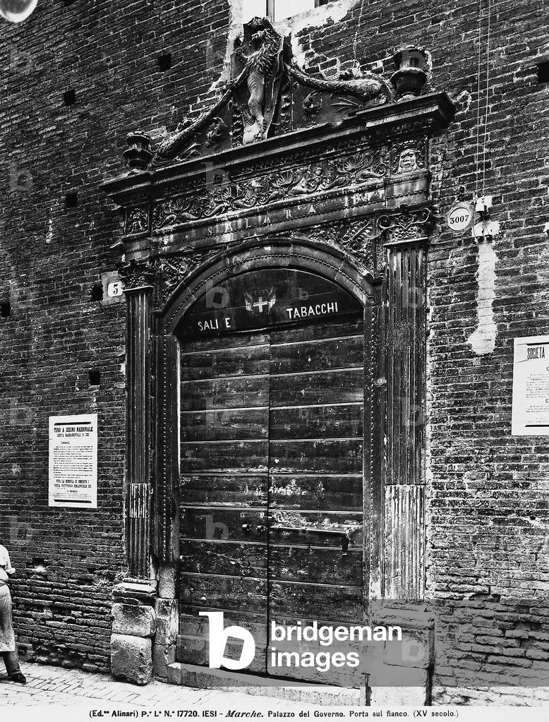 The door on the side of the Palazzo della Signoria, also called the Salara door, Jesi; by Francesco di Giorgio Martini