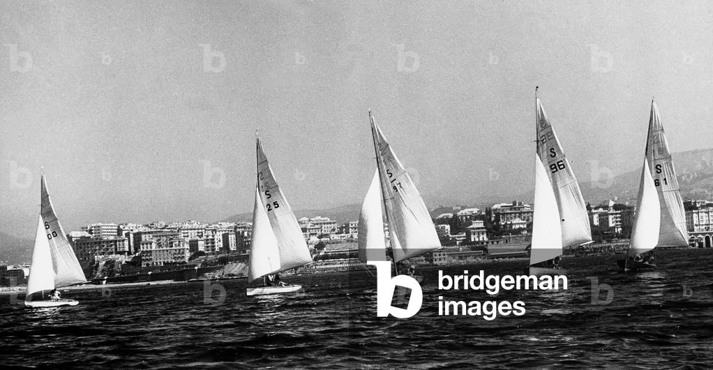 Fifth Centennial of the birth of Christopher Columbus - Colombiadi Sportive in Genoa: some participants in the national sailing competitions organized by the Club Nautico Sampierdanese