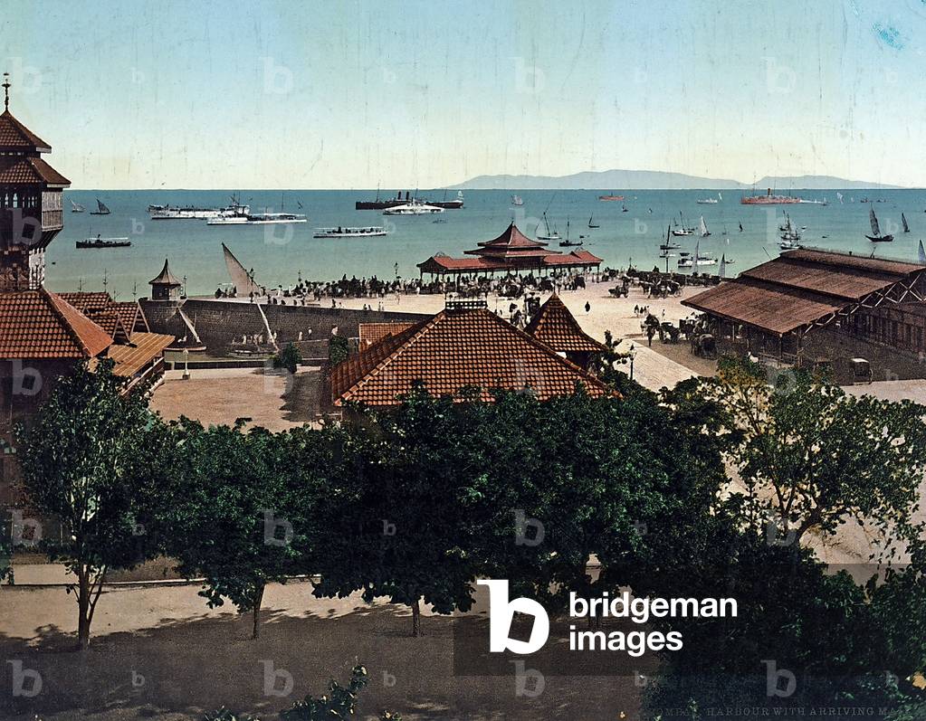 The port of Bombay as the mail arrives