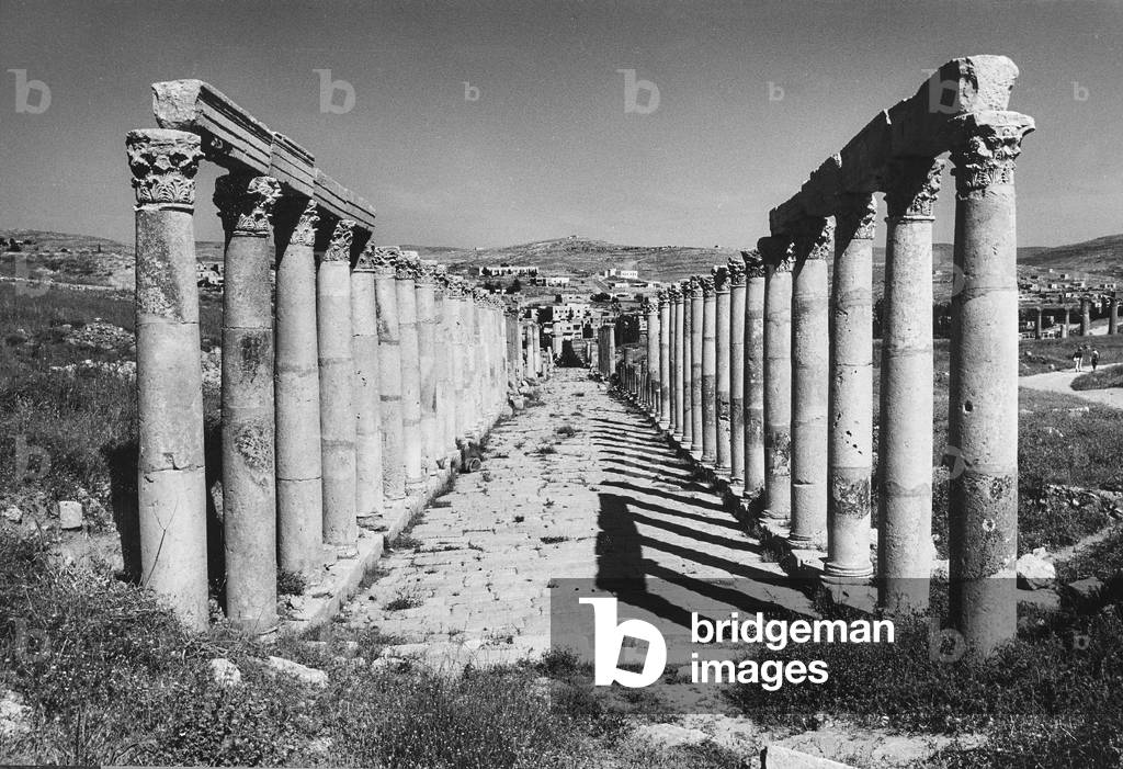 Colonnaded street, archaeological site of Jerash (ancient Gerasa), Jordan