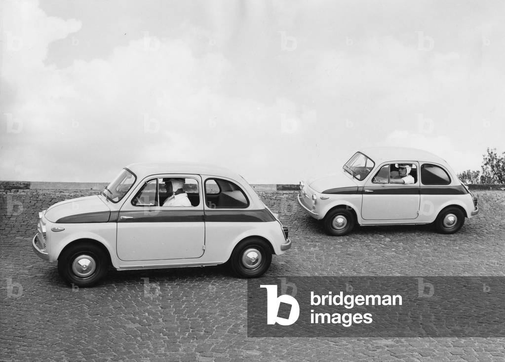 cars, two Fiat 500 Sport with stripe on the sides, 1958