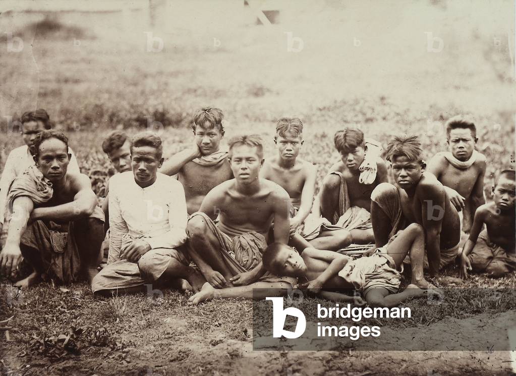 A souvenir of Odoardo Beccari's journeys: a group of Thais, 1875 (print on double-weight paper)