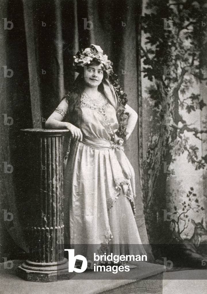 Full-length portrait of the Opera singer Dona Mativa in stage costume