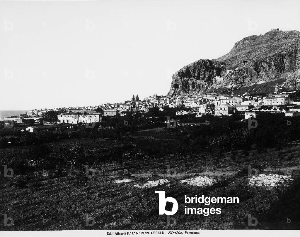 Panoramic view of the city of Cefalù