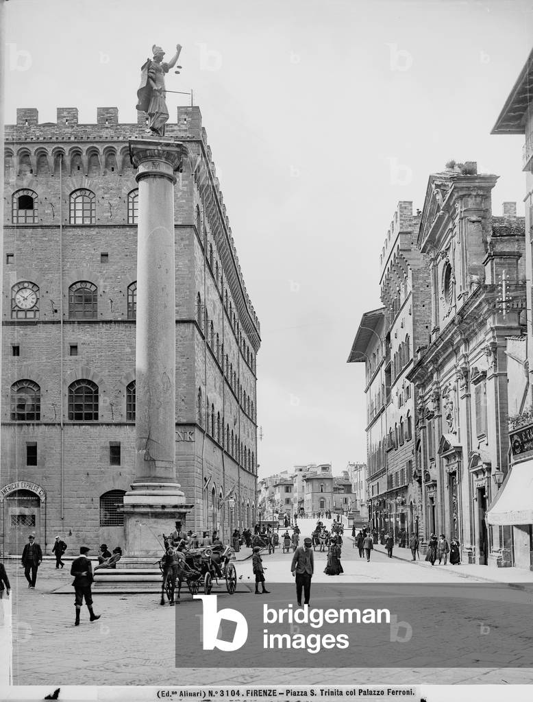 View with people of the Piazza Santa Trinita. The Column of Justice and Palazzo Feroni are in the foreground.