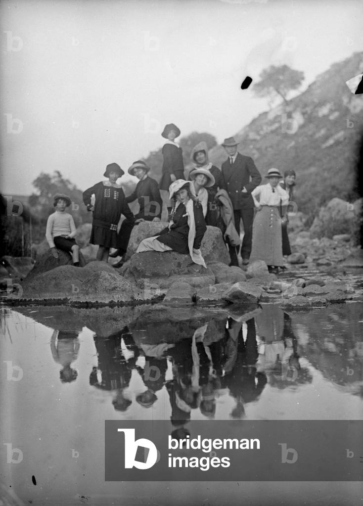 Group portrait in the countryside near San Giuliano Terme, Pisa