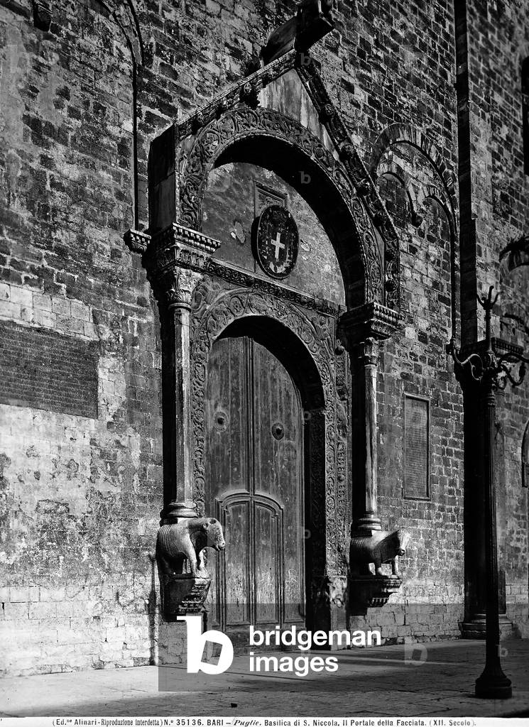 Central portal with prothyrum of the façade of the Basilica St. Nicola in Bari.