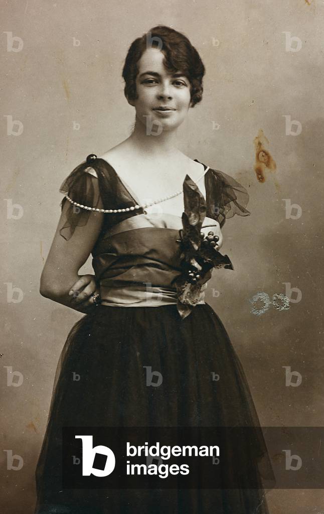 Portrait of a young woman; the support contains the indication: Andrie