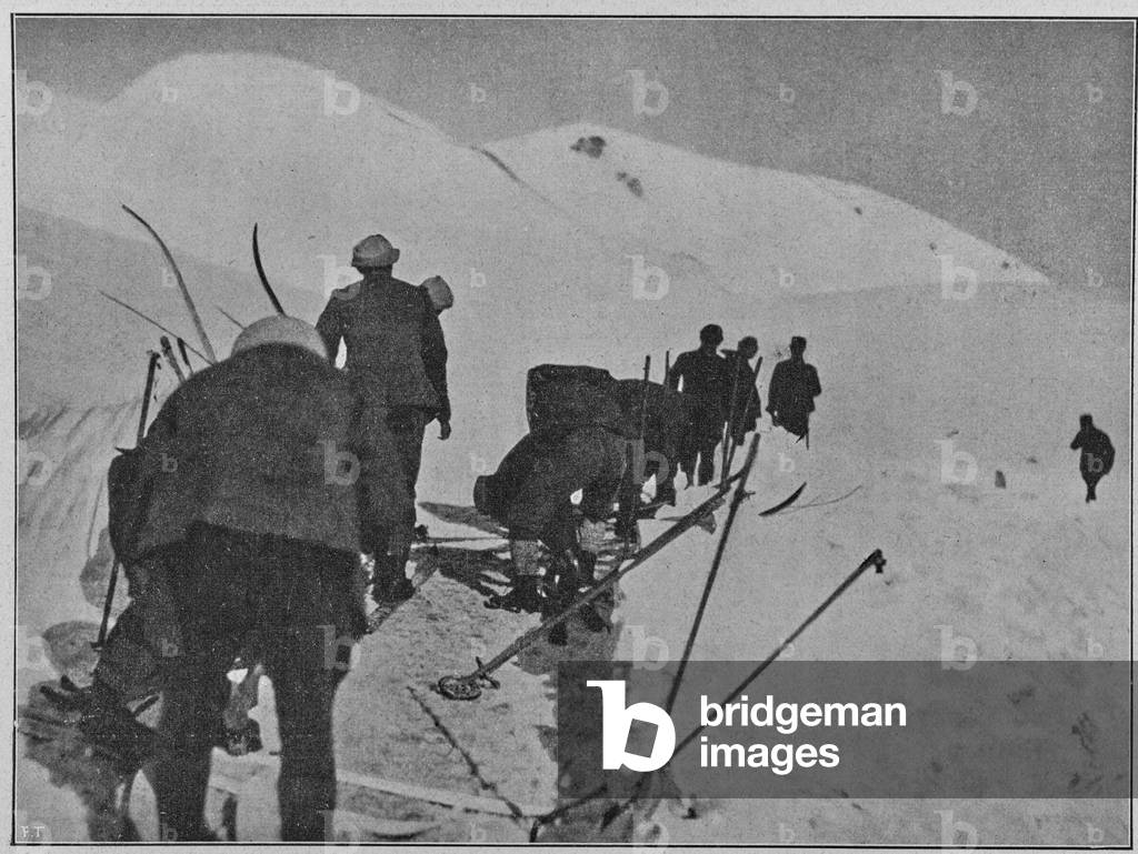The war in High Mountain: Alpine skiers on Pasubio. Photography taken from the magazine 