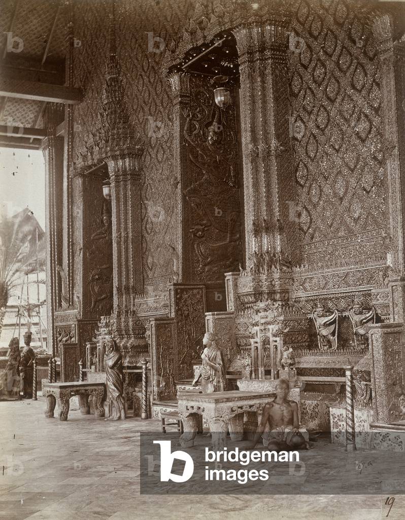 A souvenir of Odoardo Beccari's journeys: door of the pagoda in the Royal Palace of Bangkok, in Thailand