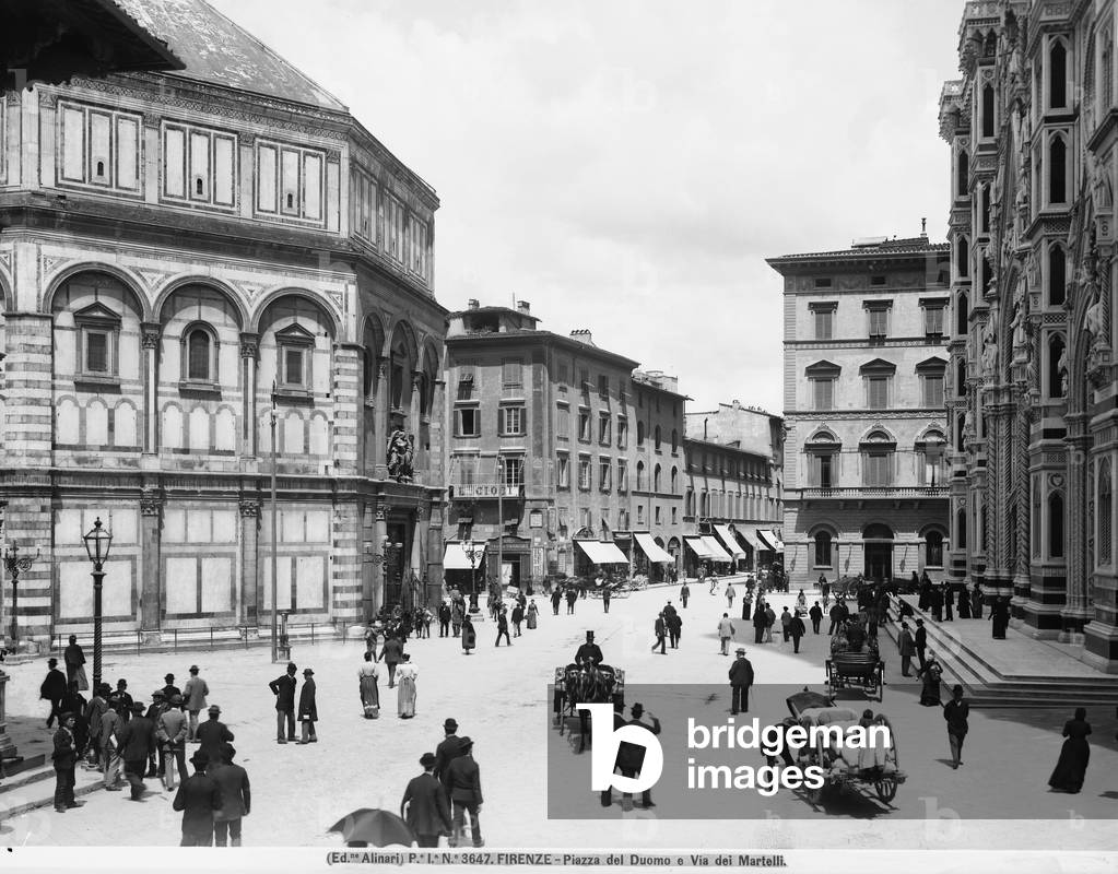 Piazza del Duomo in Florence animated by passers-by