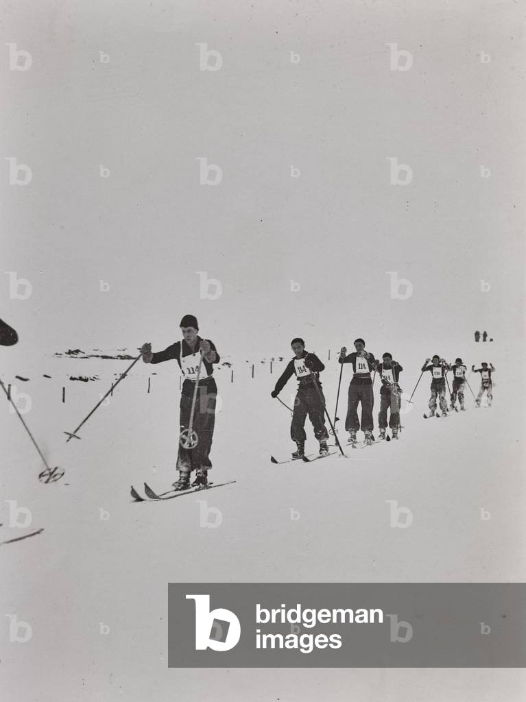 Long-distance skiing race