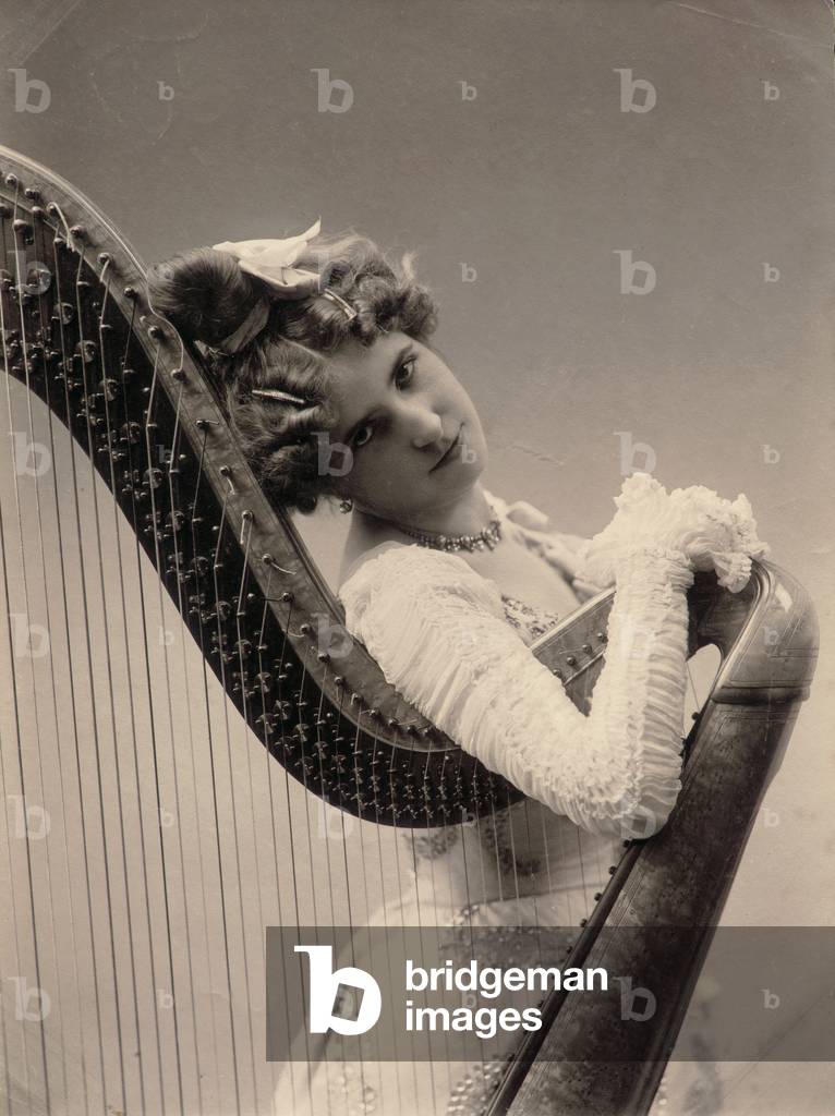 The Mistress Virtuoso artist Marchesini Spadaro (mother of Odoardo) - theater actress