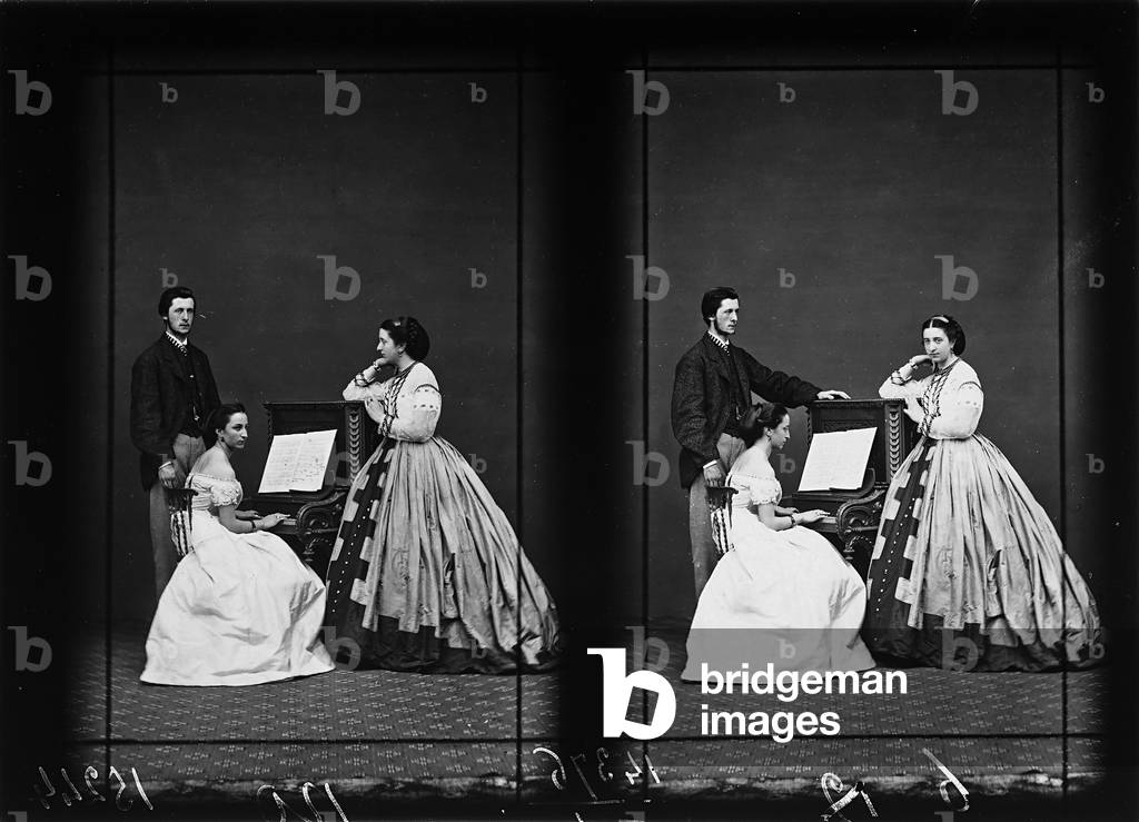 Multiple image portraying a young woman playing the piano, while two friends listen